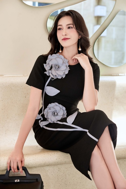 Sixdo Black 3D Flower Woven Pencil Dress